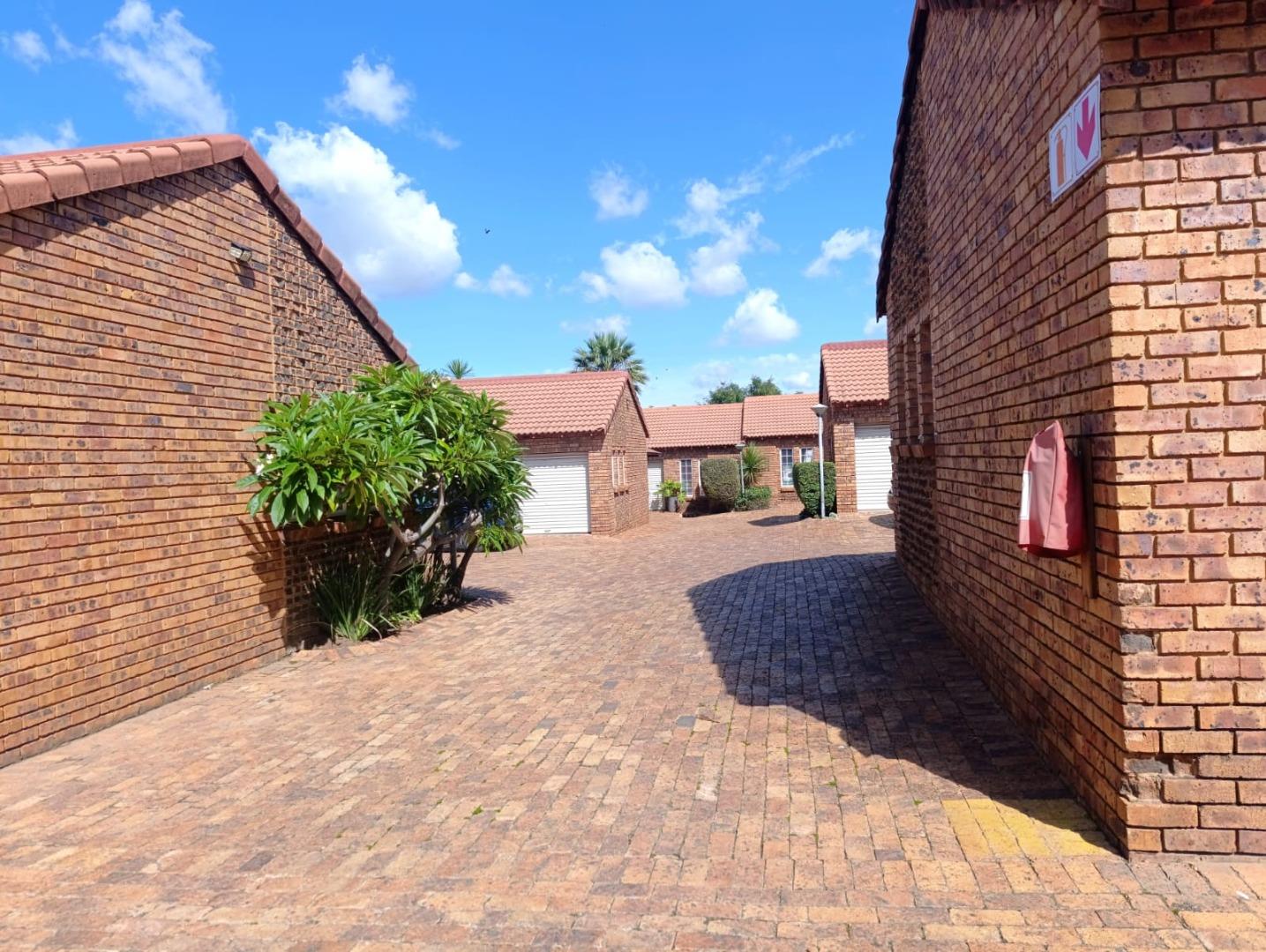 3 Bedroom Townhouse for Sale - Gauteng