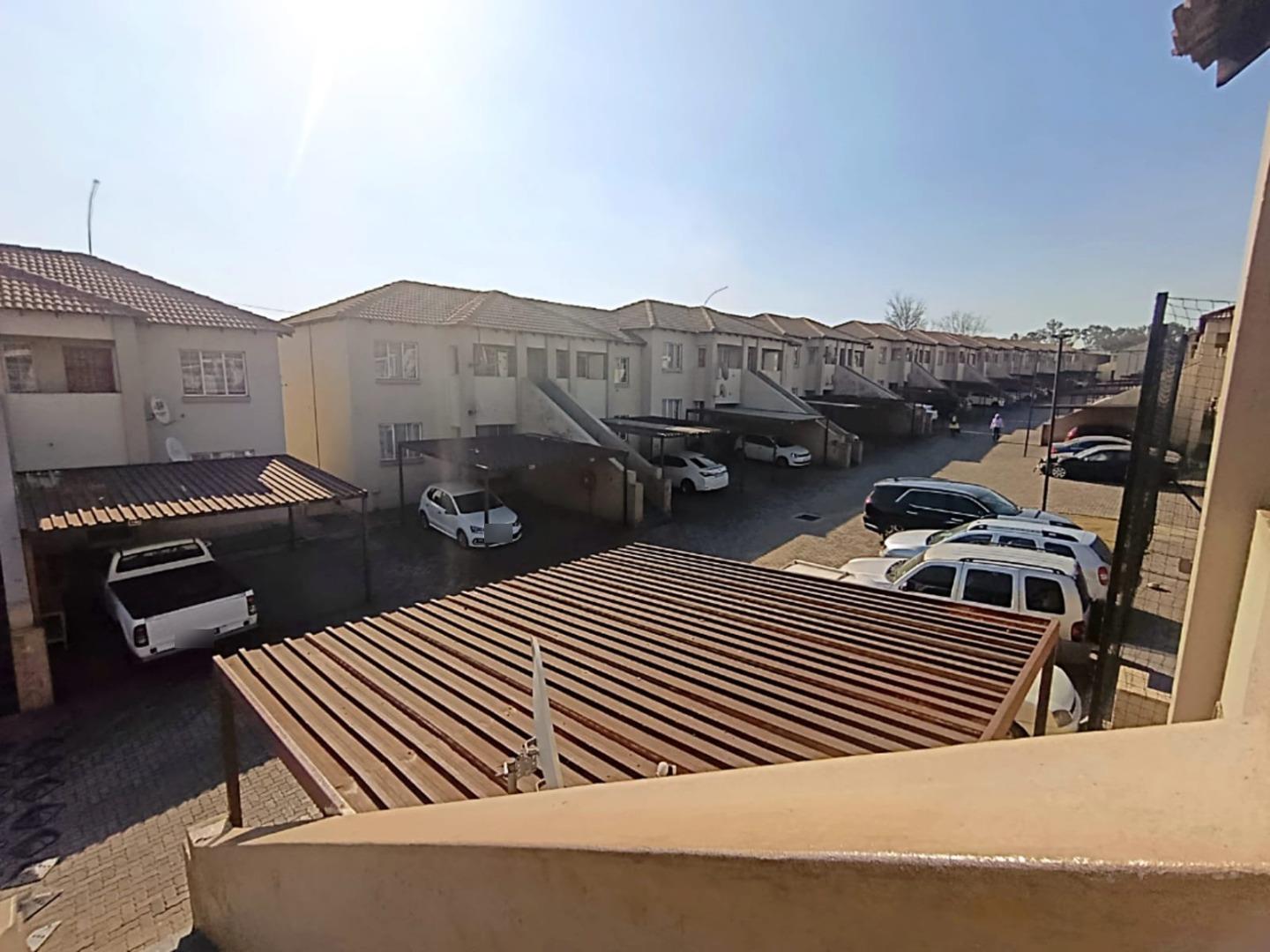 766442_Graceland_ComplexView2_NoPlates.jpg
