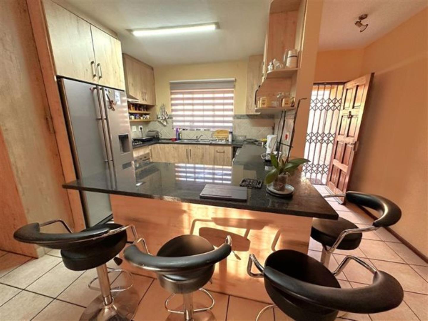 716722_property-10559399-71244597_e.jpg