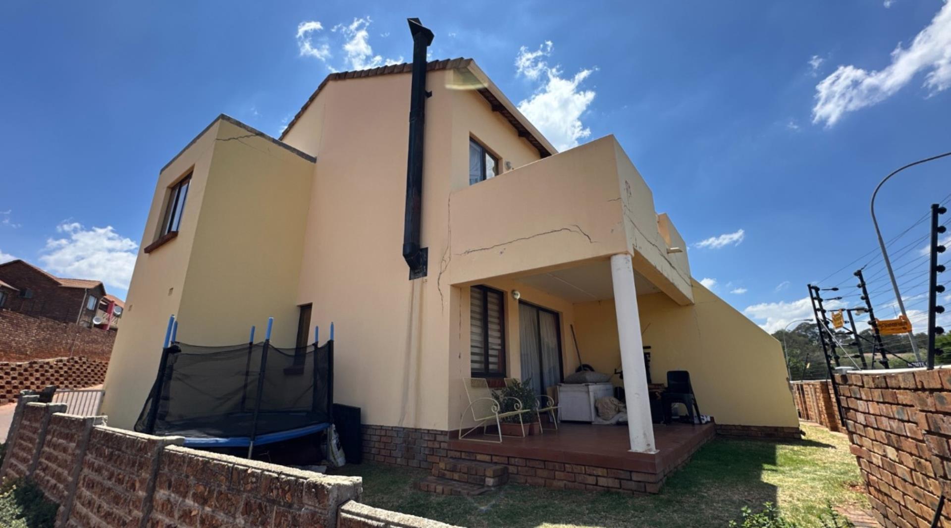 2 Bedroom Townhouse for Sale - Gauteng