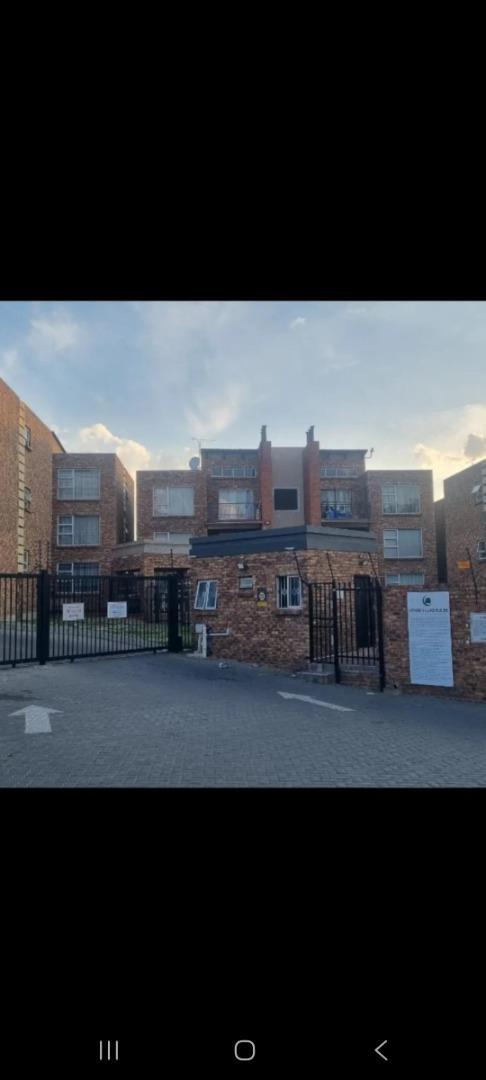 2 Bedroom Flat for Sale - Gauteng