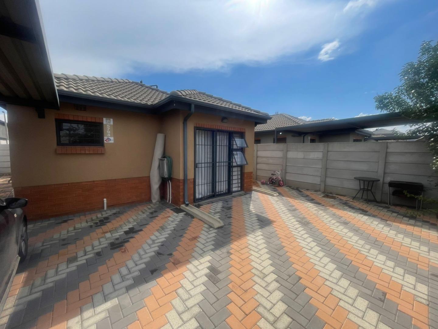 2 Bedroom Townhouse for Sale - Gauteng