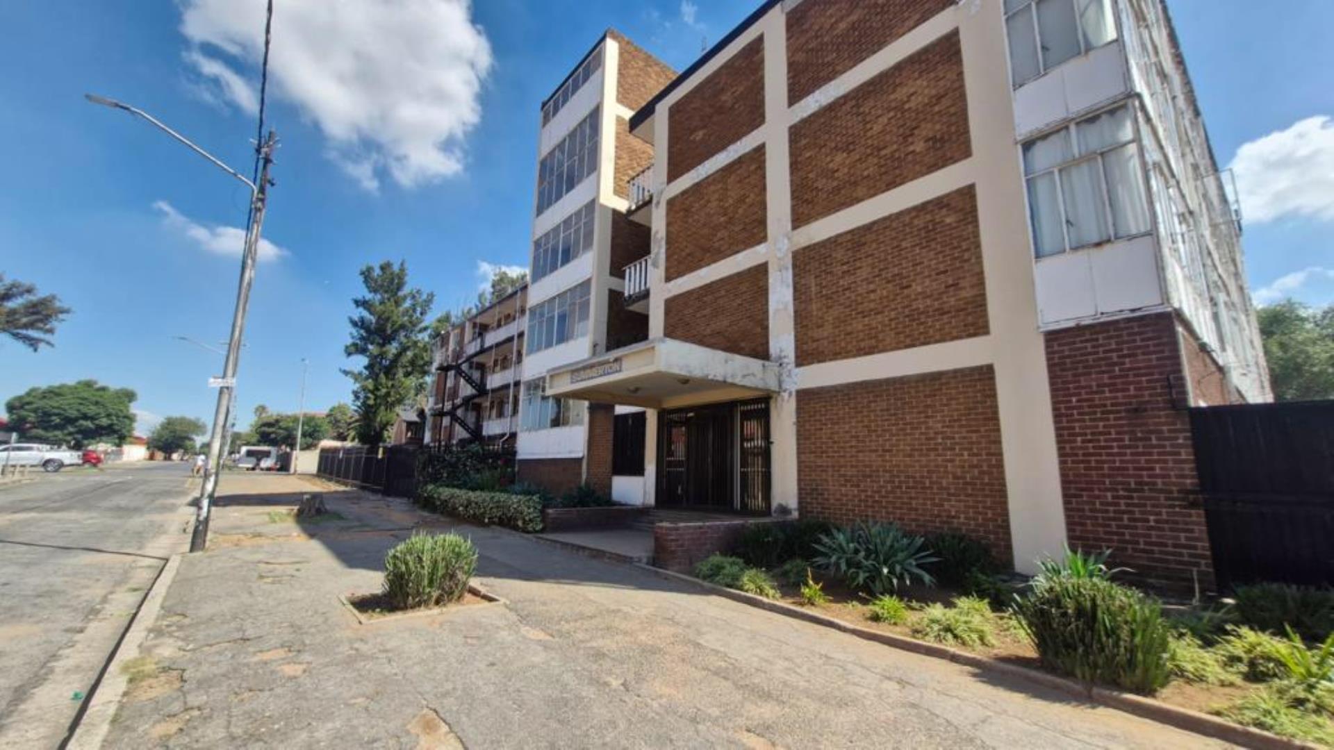 1.5 Bedroom Flat for Sale - Gauteng
