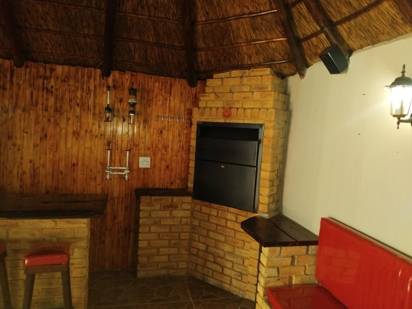 766503_5_Piekfyn_Duplekse__8_Abelia_Road__Primrose_Hill_Germiston_(16).jpg