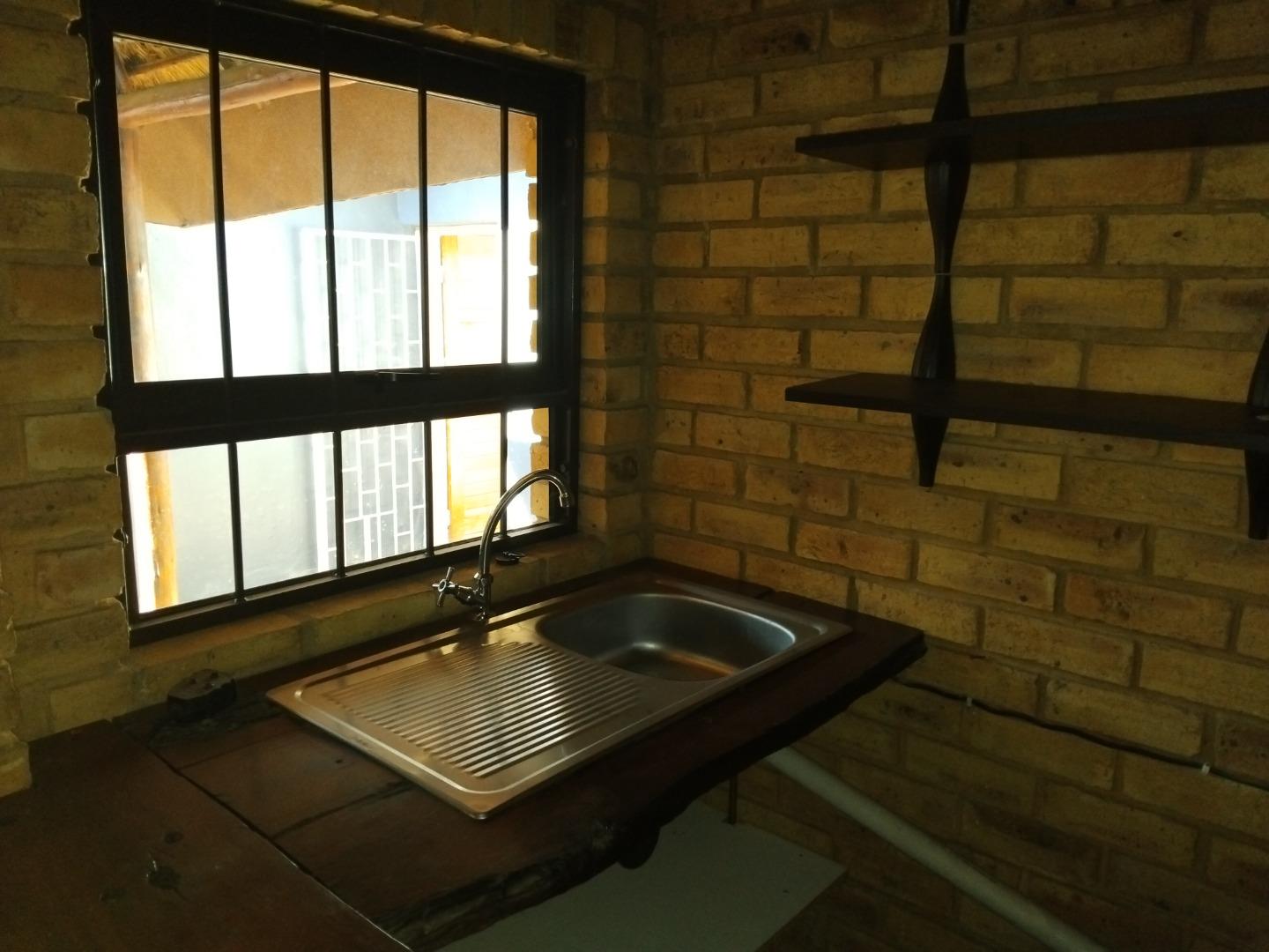 766503_5_Piekfyn_Duplekse__8_Abelia_Road__Primrose_Hill_Germiston_(20).jpg