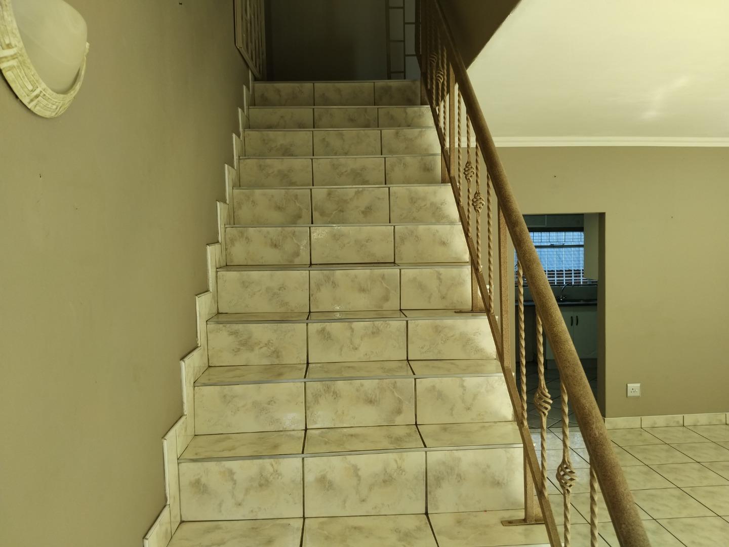 766503_5_Piekfyn_Duplekse__8_Abelia_Road__Primrose_Hill_Germiston_(35).jpg