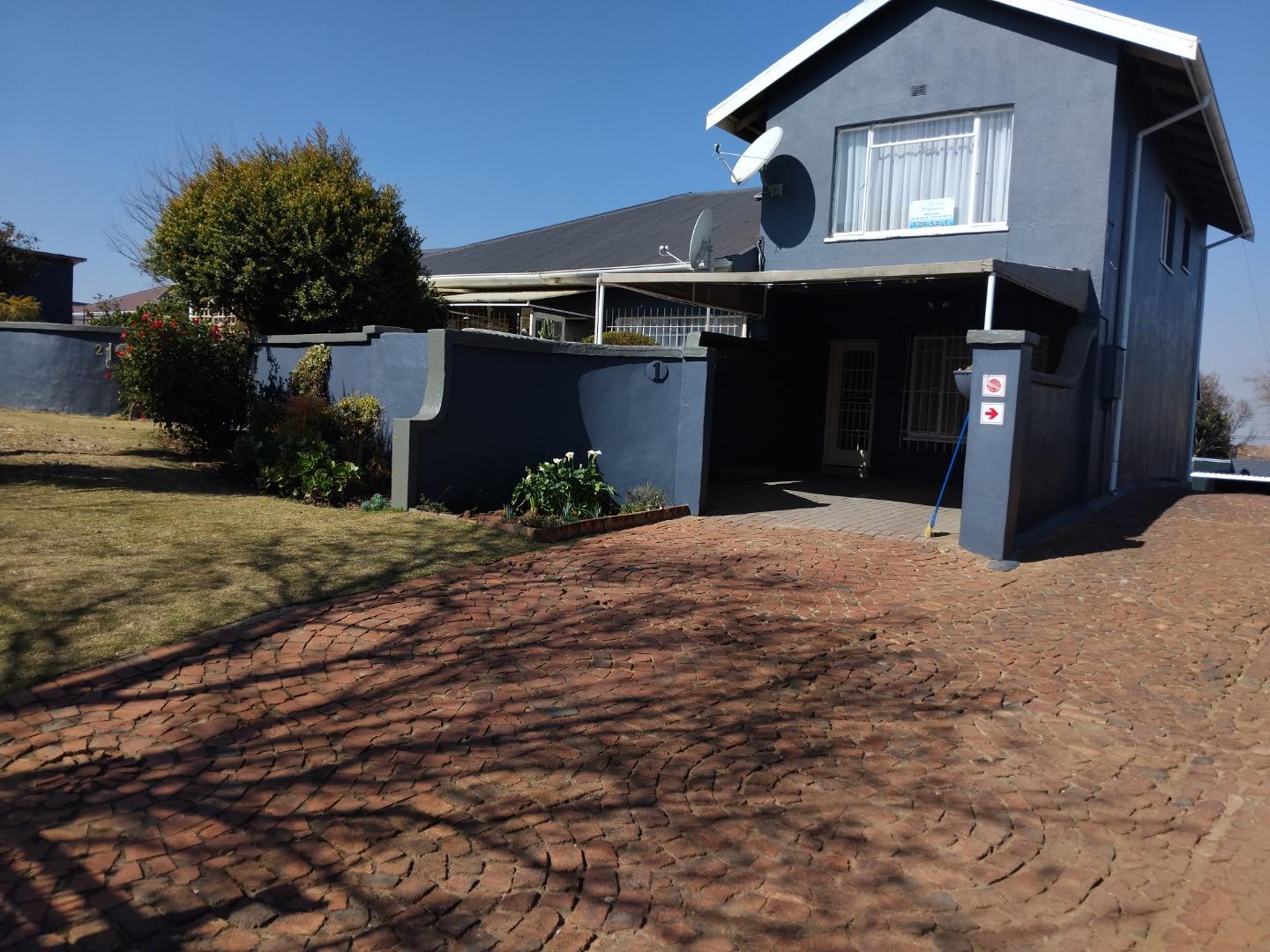 2 Bedroom Duplex for Sale - Gauteng