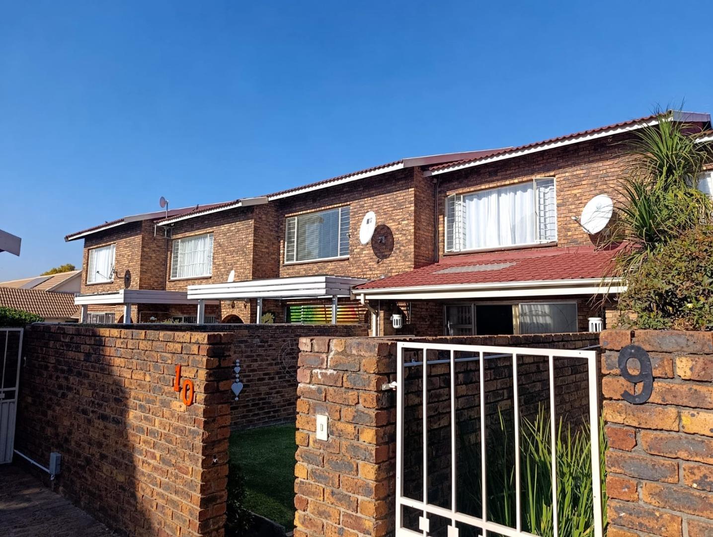 2 Bedroom Townhouse for Sale - Gauteng