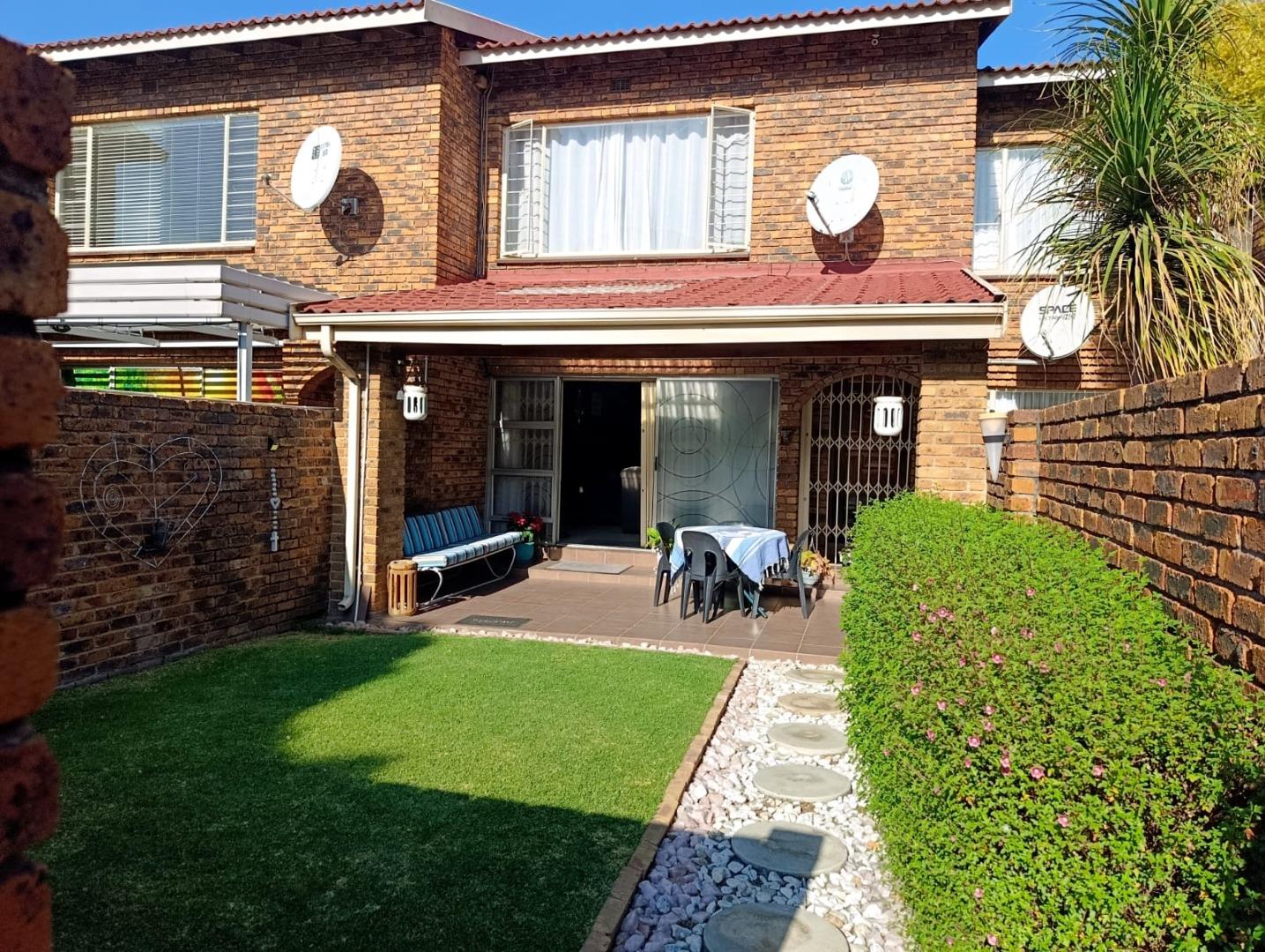 2 Bedroom Townhouse for Sale - Gauteng