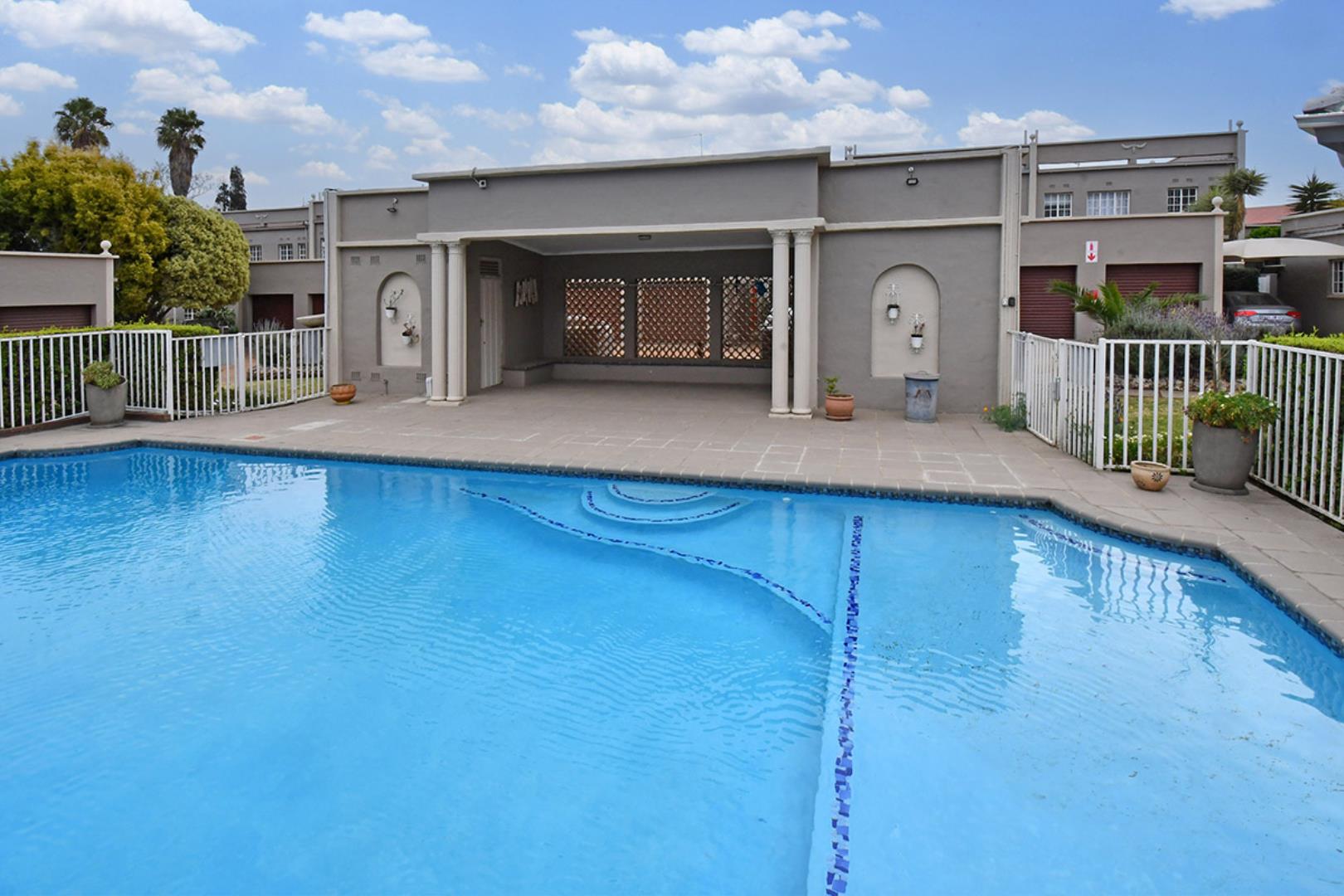 4 Bedroom Apartment for Sale - Gauteng