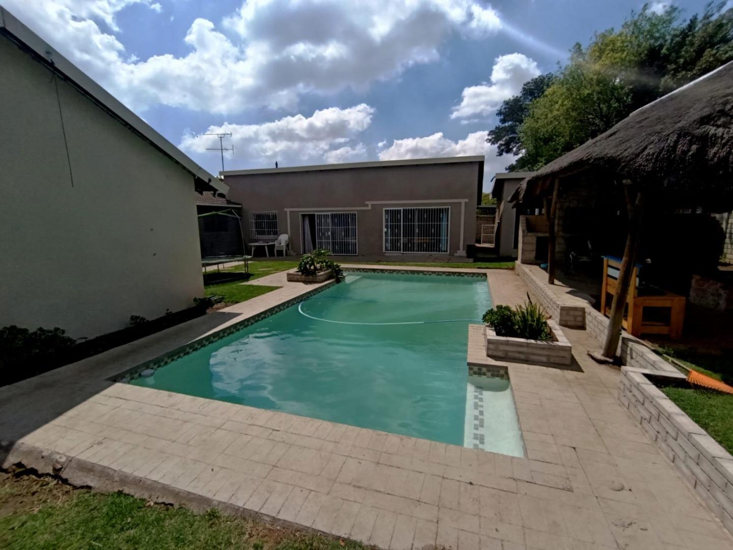 5 Bedroom House for Sale - Gauteng